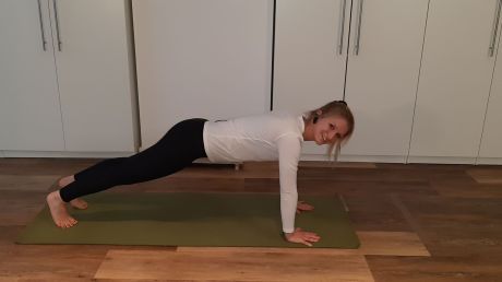 Janine Schneider, kraftvolle Planke
