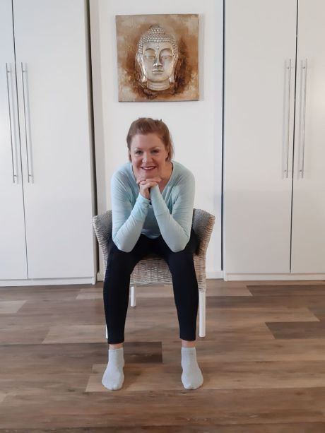 Meike Kämmerer, Schulter-Nacken-Entspannung auf dem Stuhl