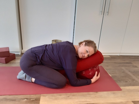 Meike Kämmerer, Kindposition mi Bolster
