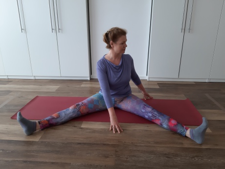 Meike Kämmerer, sitzende Grätsche mit Twist
