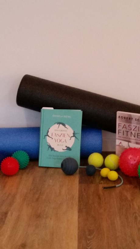 Faszientools: Pilatesrolle, Tennisbälle, Igelbälle