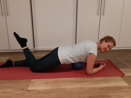 Meike Kämmerer, single leg kick im Unterarmstütz