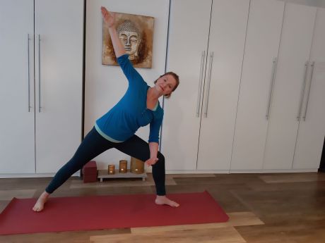 Meike Kämmerer, seitlicher Winkel abgestützt
