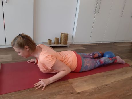Meike Kämmerer, Schwan mit Pilatesball