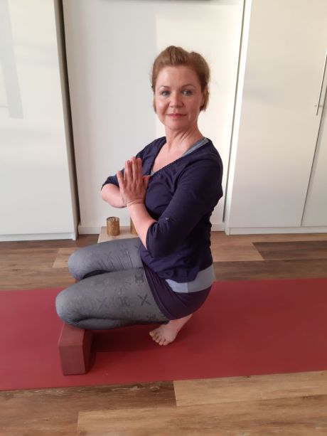 Meike Kämmerer, Zehenspitzensitz im Namasté