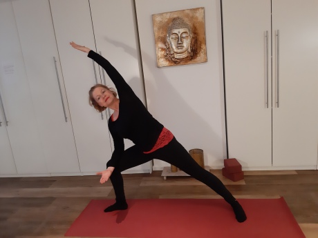 Meike Kämmerer, seitlicher Winkel abgestützt