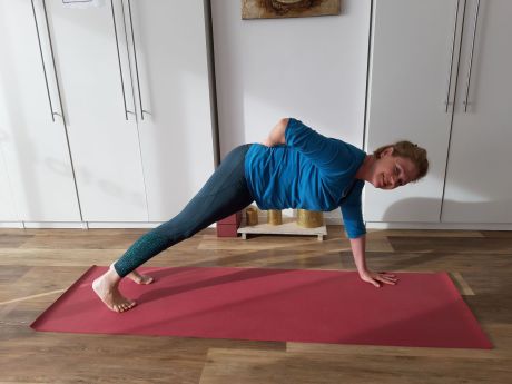 Meike Kämmerer, Plank auf einer Hand