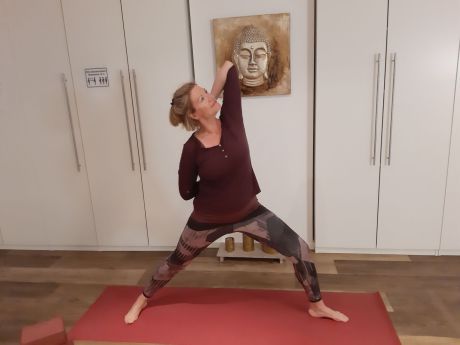Meike Kämmerer, heraufschauender Krieger 2