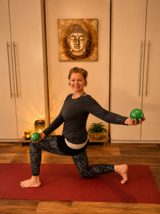 Meike Kämmerer, Pilates meets Rücken mit Toningbällen